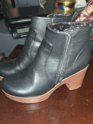 boc Black Ankle Boot with Brown Block Heel