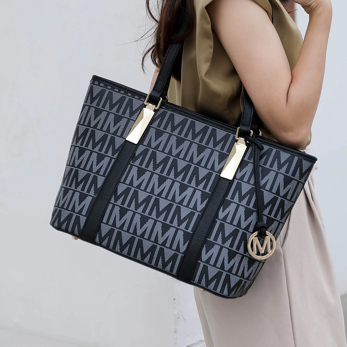 by Mia K. Marimar Women'S Tote Bag with Pouch and Wristlet, Signature 4 Piece Set - White