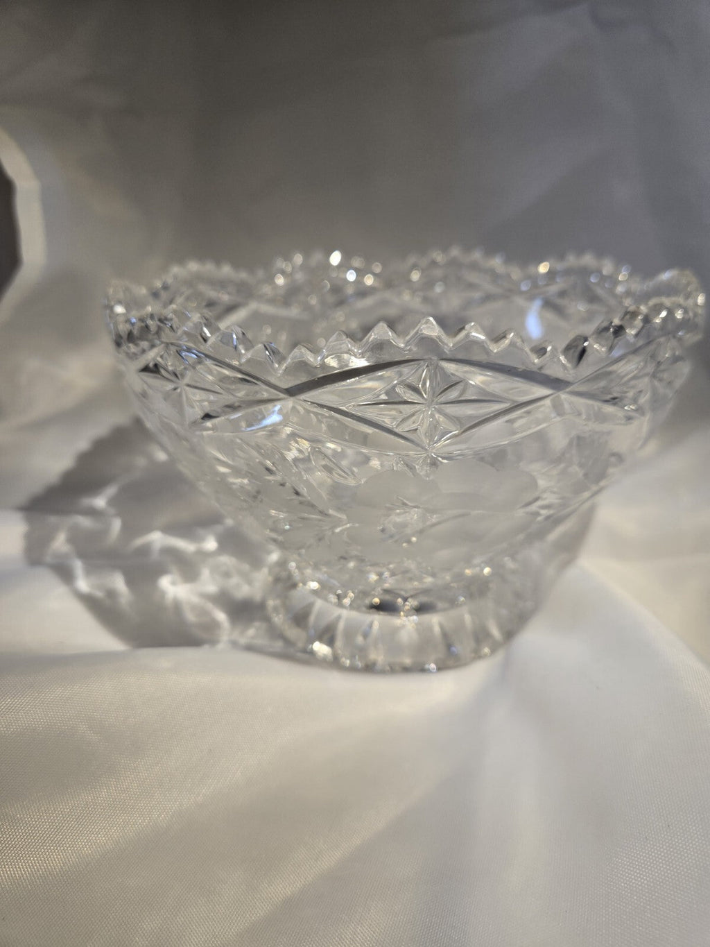 Lovely Lausitzer Lead Crystal Hand Cut Frosted Roses Candy Dish / Bowl G. D. R.