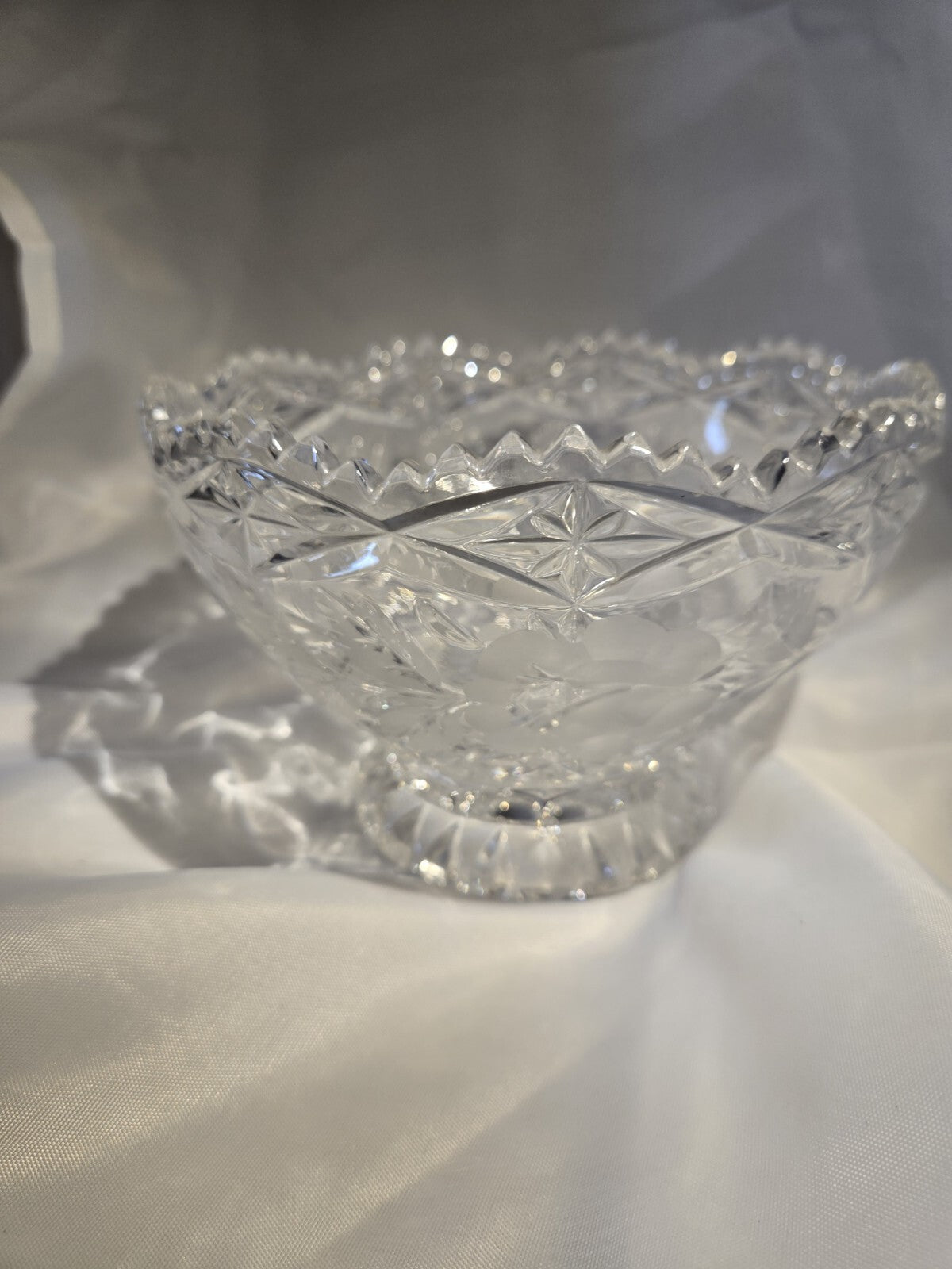 Lovely Lausitzer Lead Crystal Hand Cut Frosted Roses Candy Dish / Bowl G. D. R.