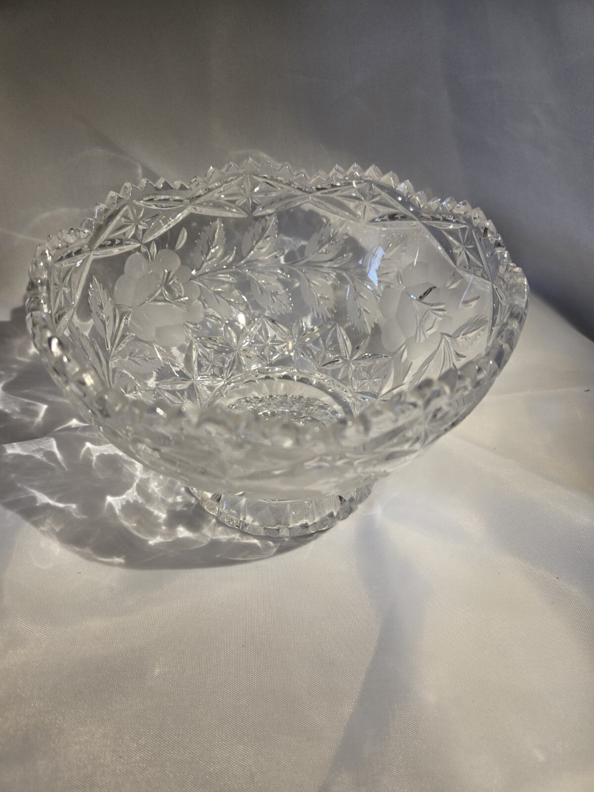 Lovely Lausitzer Lead Crystal Hand Cut Frosted Roses Candy Dish / Bowl G. D. R.