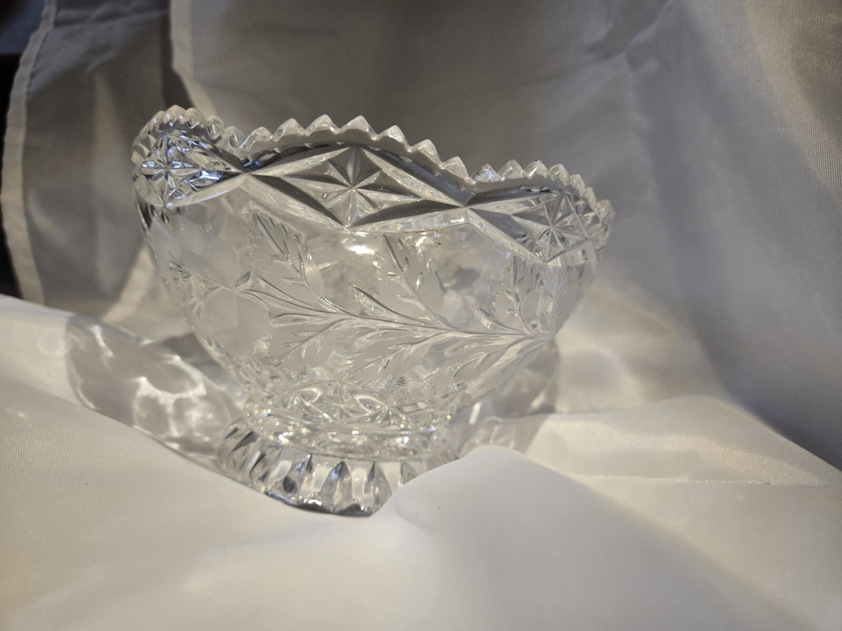 Lovely Lausitzer Lead Crystal Hand Cut Frosted Roses Candy Dish / Bowl G. D. R.