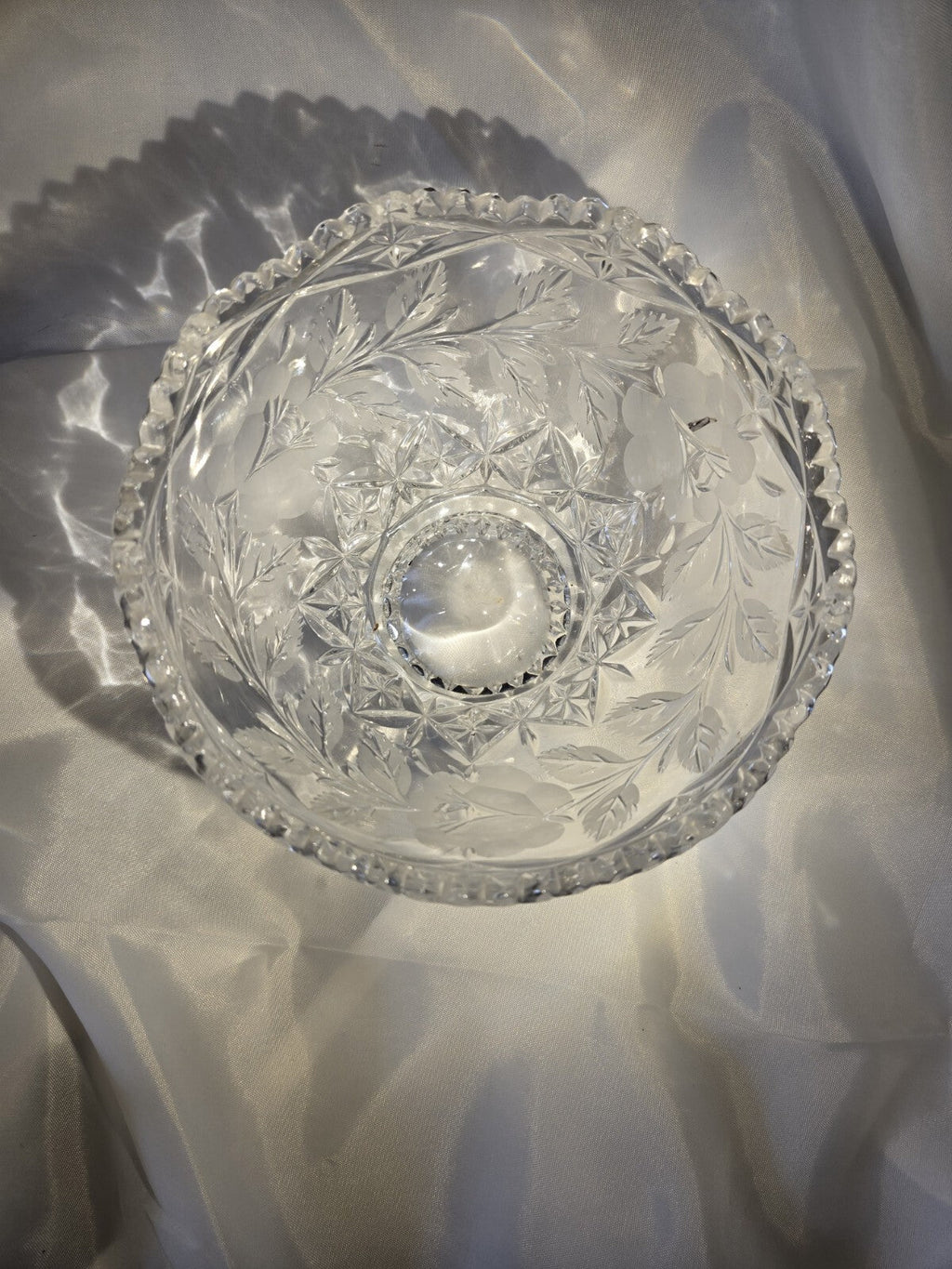 Lovely Lausitzer Lead Crystal Hand Cut Frosted Roses Candy Dish / Bowl G. D. R.