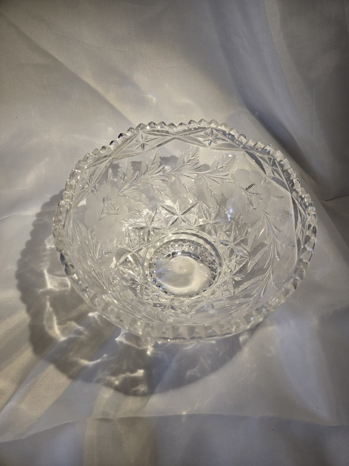 Lovely Lausitzer Lead Crystal Hand Cut Frosted Roses Candy Dish / Bowl G. D. R.