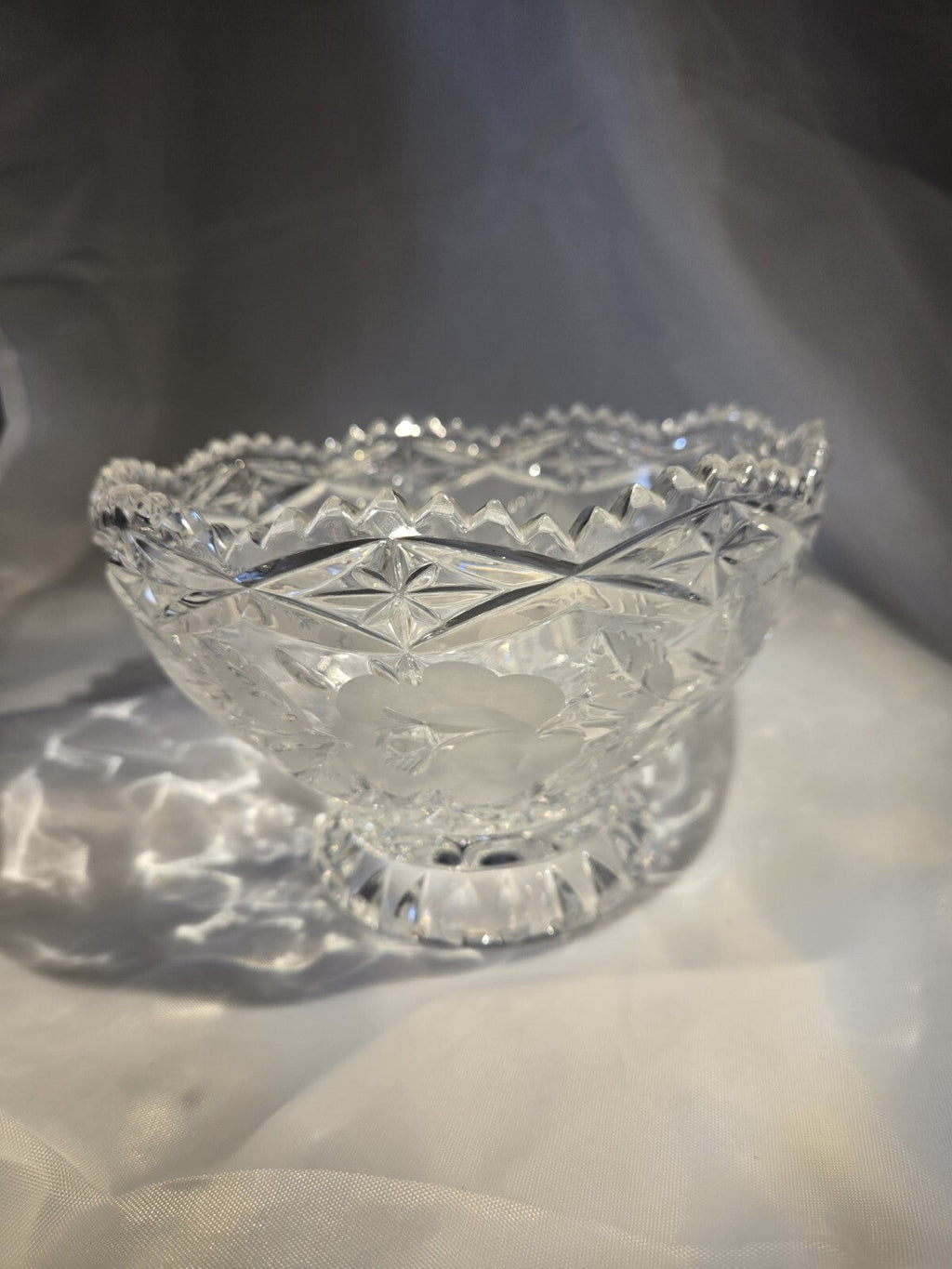 Lovely Lausitzer Lead Crystal Hand Cut Frosted Roses Candy Dish / Bowl G. D. R.