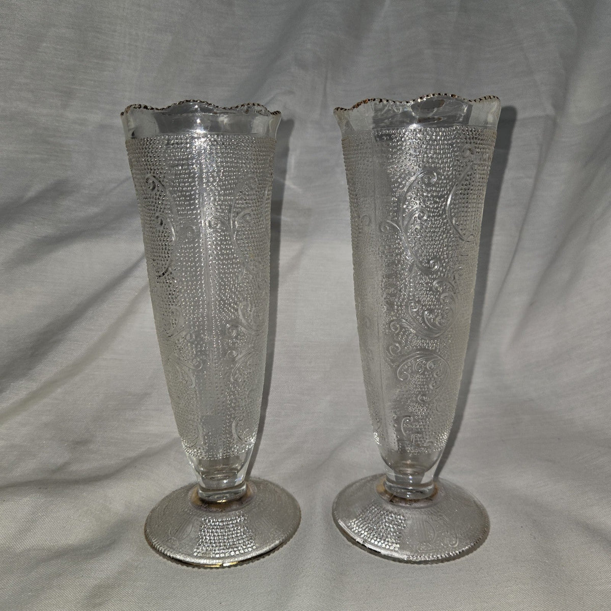 Set Of 2 VTG Jeannette Clear Harp & Scroll Glass Bud Vases W/22K Gold Trim