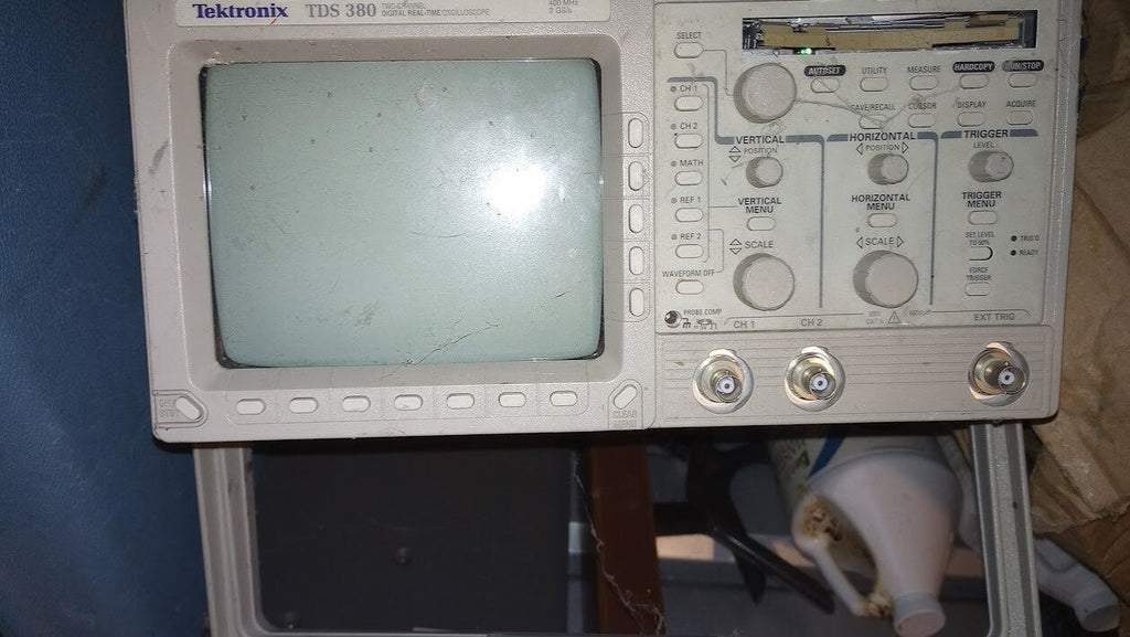 Tektronix TDS380 400 MHz, 2 GS/s Digital Real-Time Oscilloscope