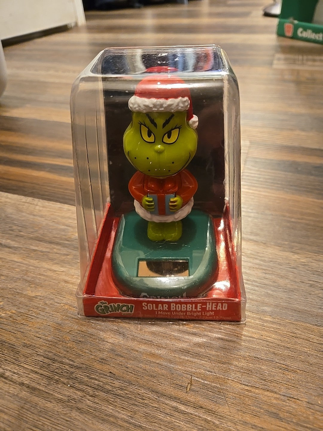 NEW GRINCH Solar Powered Bobble-Head