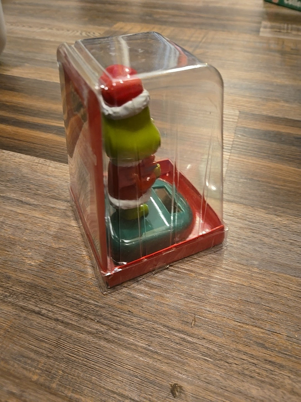 NEW GRINCH Solar Powered Bobble-Head
