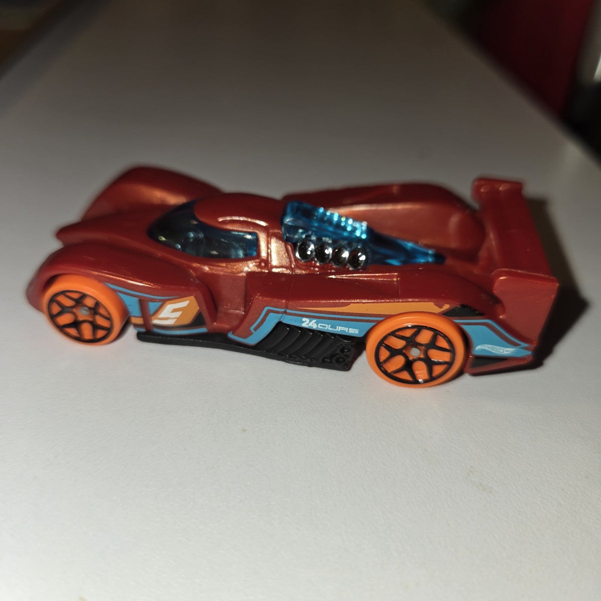 Hot Wheels 24 Ours 1:64  T9680