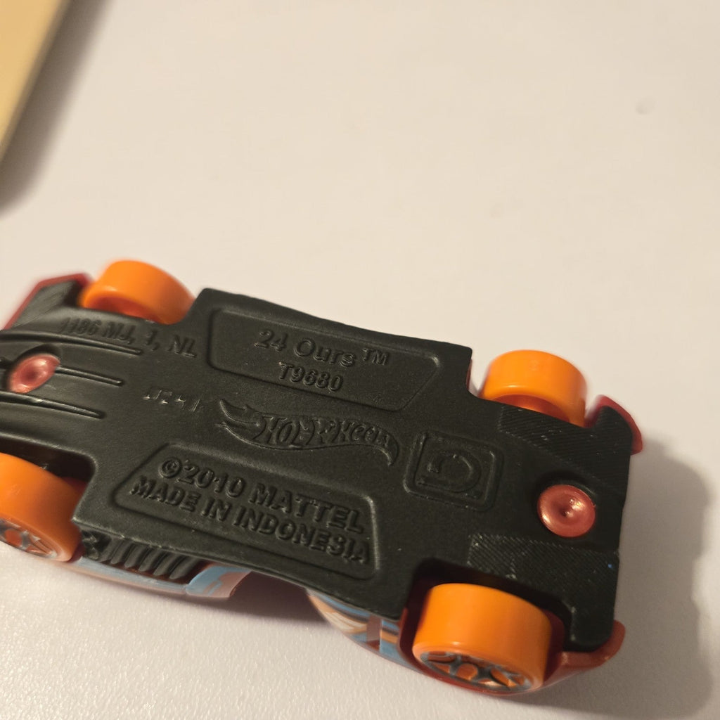 Hot Wheels 24 Ours 1:64  T9680