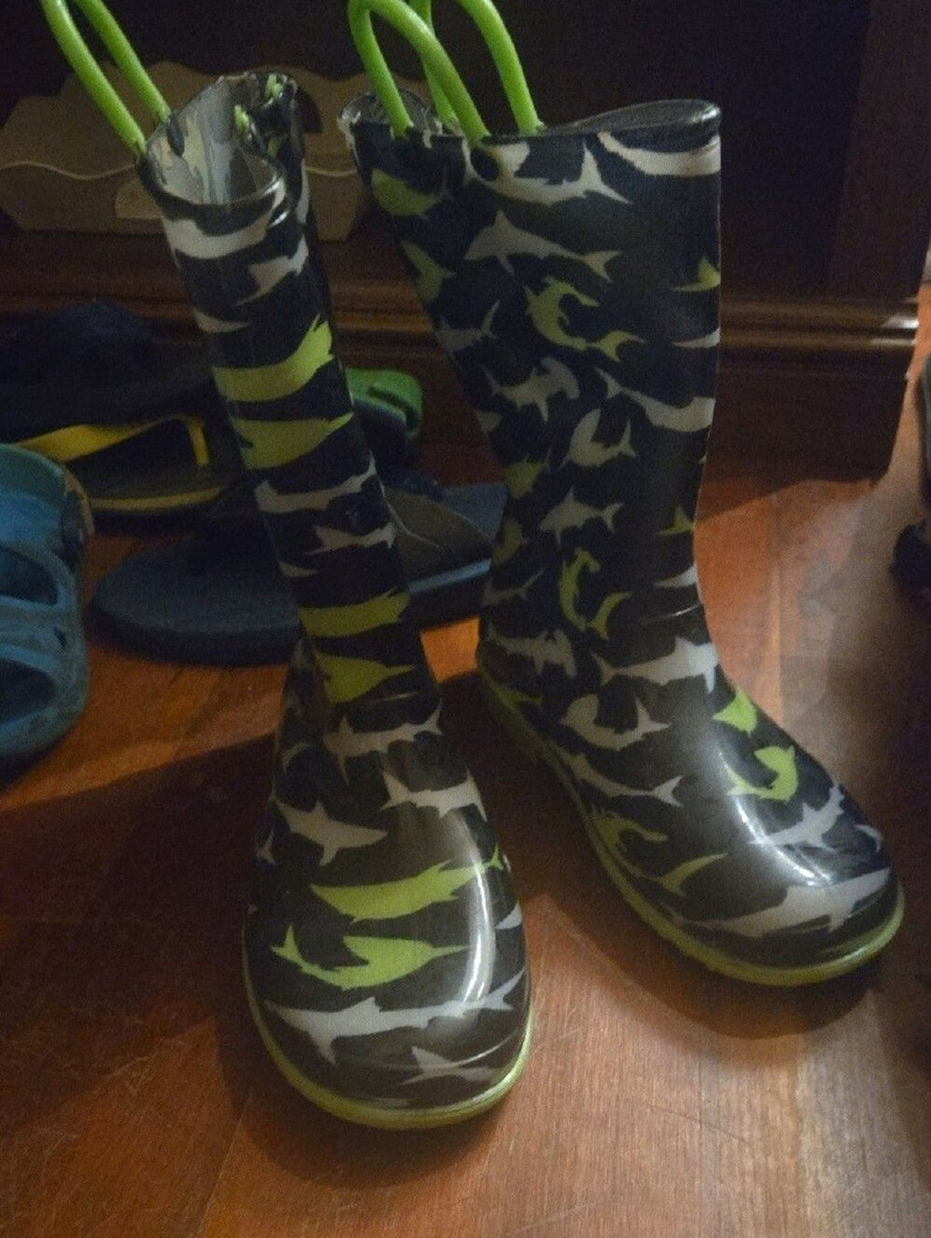 Kids Shark Pattern Waterproof Rain Boots - Navy & Lime