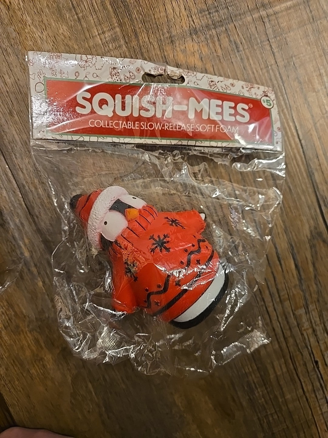 SQUISH-MEES Christmas Red Penguin Toy Holiday Collectable Slow Release Soft Foam