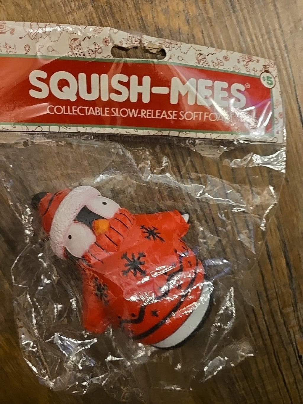 SQUISH-MEES Christmas Red Penguin Toy Holiday Collectable Slow Release Soft Foam