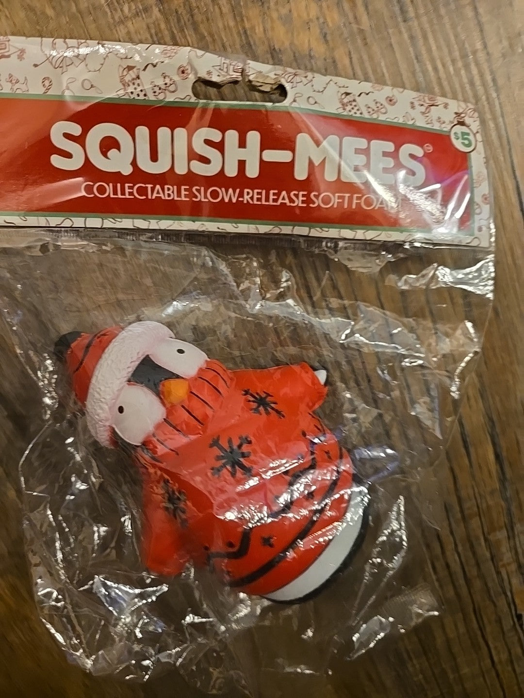 SQUISH-MEES Christmas Red Penguin Toy Holiday Collectable Slow Release Soft Foam