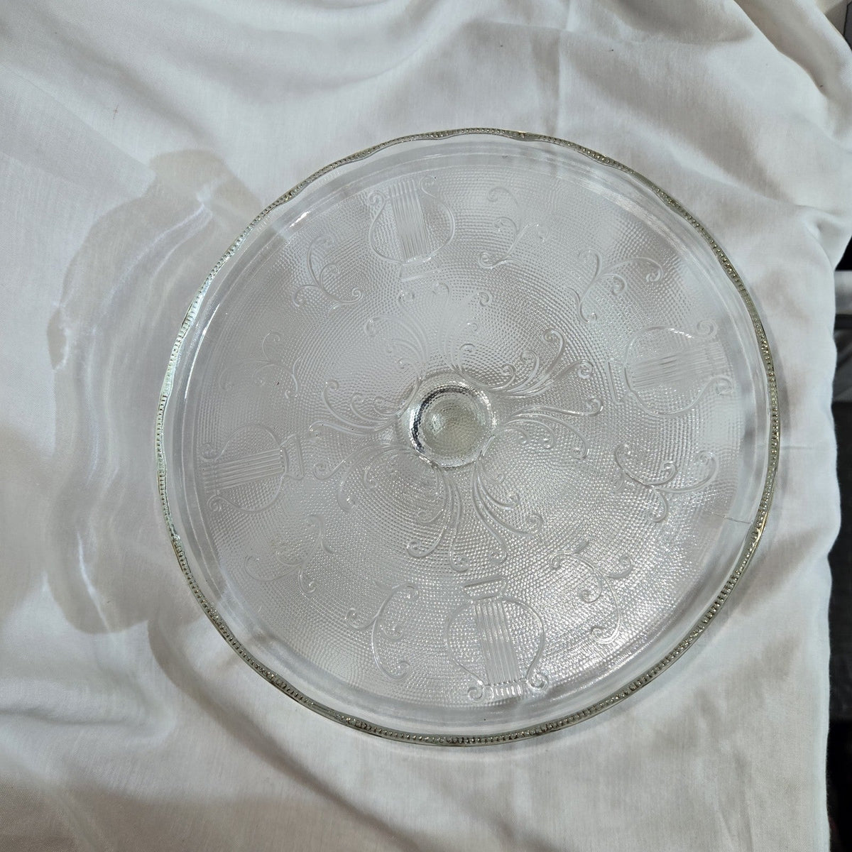 VINTAGE JEANETTE GLASS HARP DESIGN PEDESTAL CAKE STAND-22K GOLD TRIM-1950'S-NICE