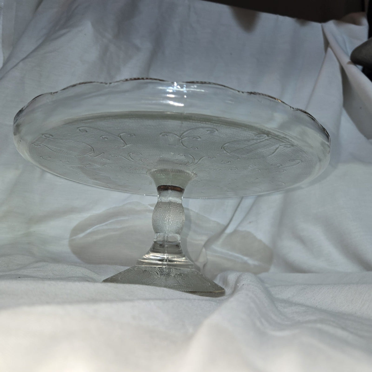 VINTAGE JEANETTE GLASS HARP DESIGN PEDESTAL CAKE STAND-22K GOLD TRIM-1950'S-NICE