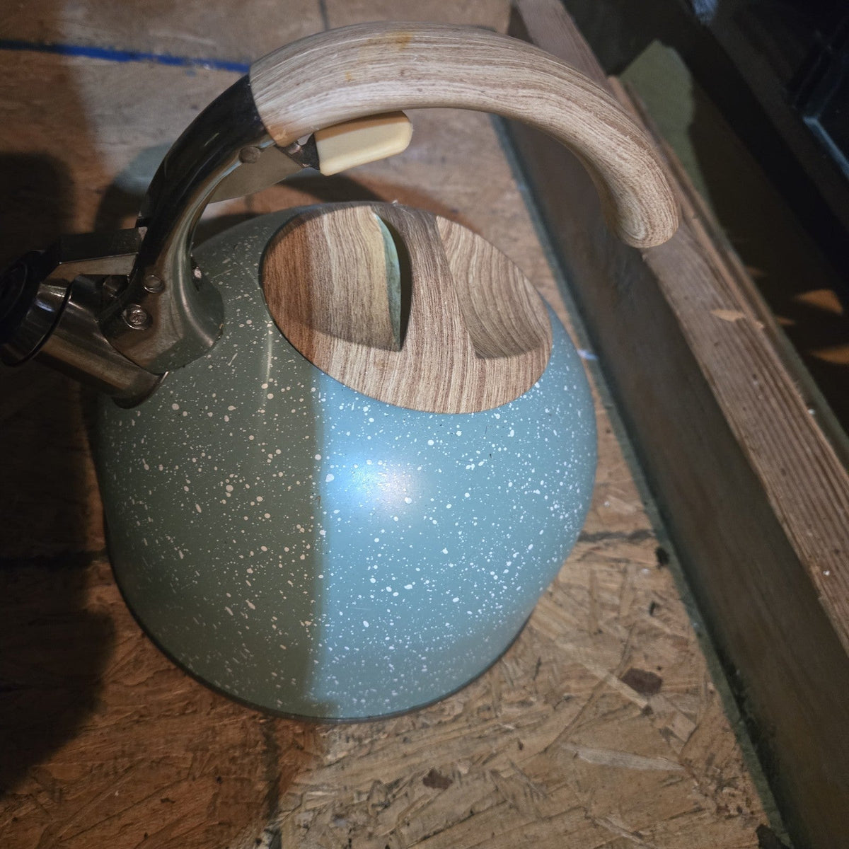 Solustre Whistling Tea Kettle Blue Stovetop Wooden Handle 2L Stainless Steel