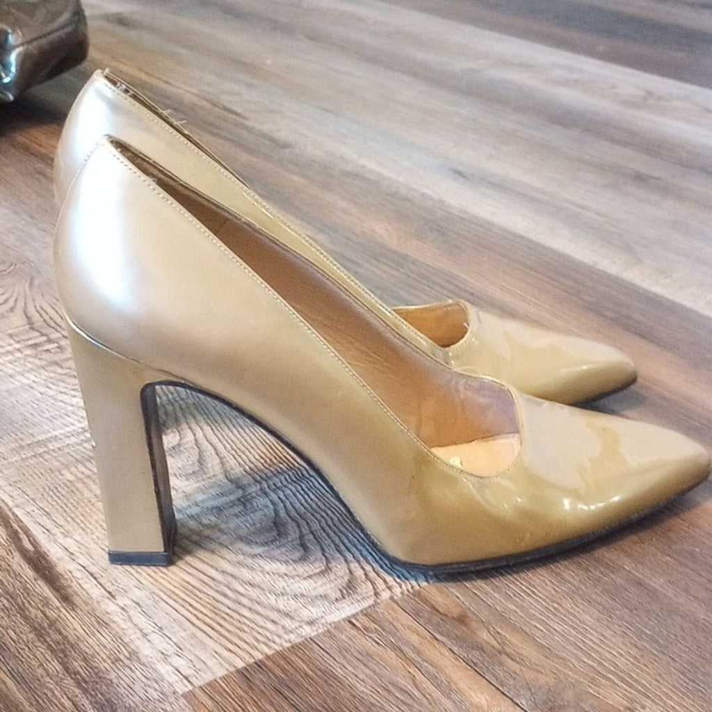 Gold Stuwart Weitzman heals