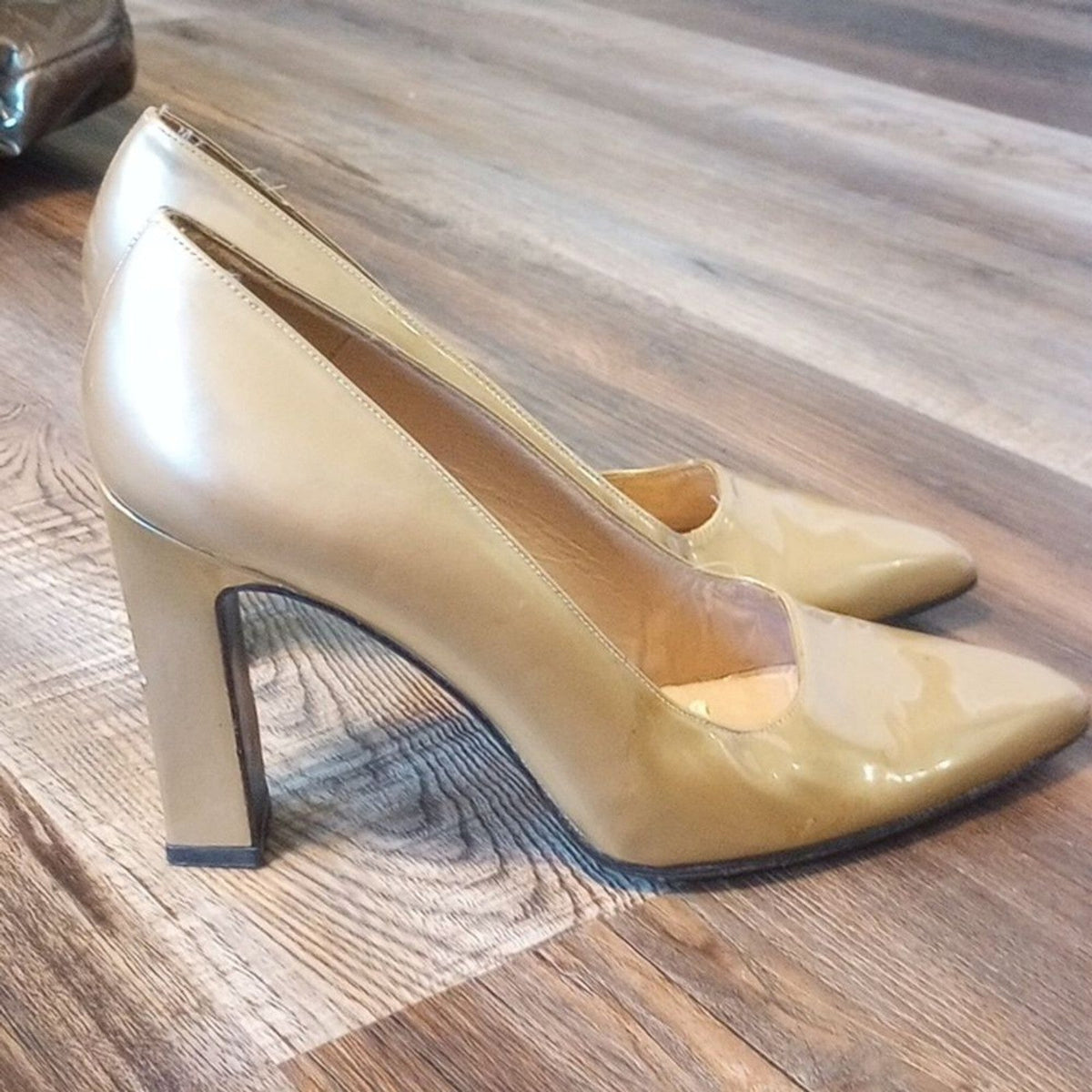 Gold Stuwart Weitzman heals