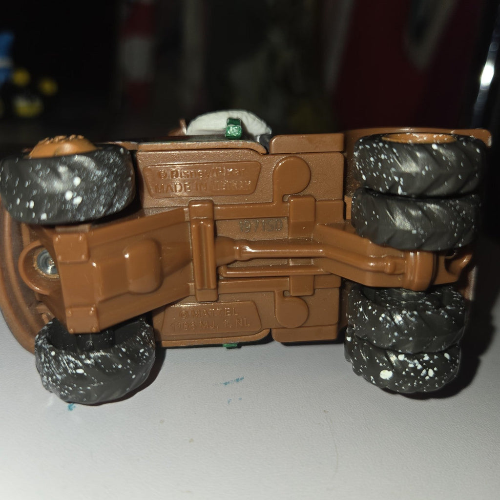 Disney Pixar Cars Diecast Vehicle Mattel Figure - Whee Hoo Winter Mater Towtruck