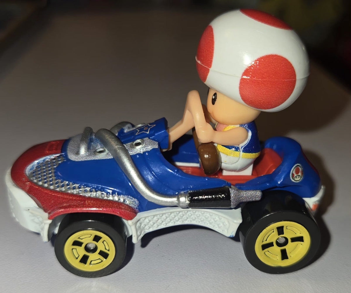 Mario Kart Hot Wheels Toad Standard Kart Die-Cast Car 2.25" - Mattel 2018
