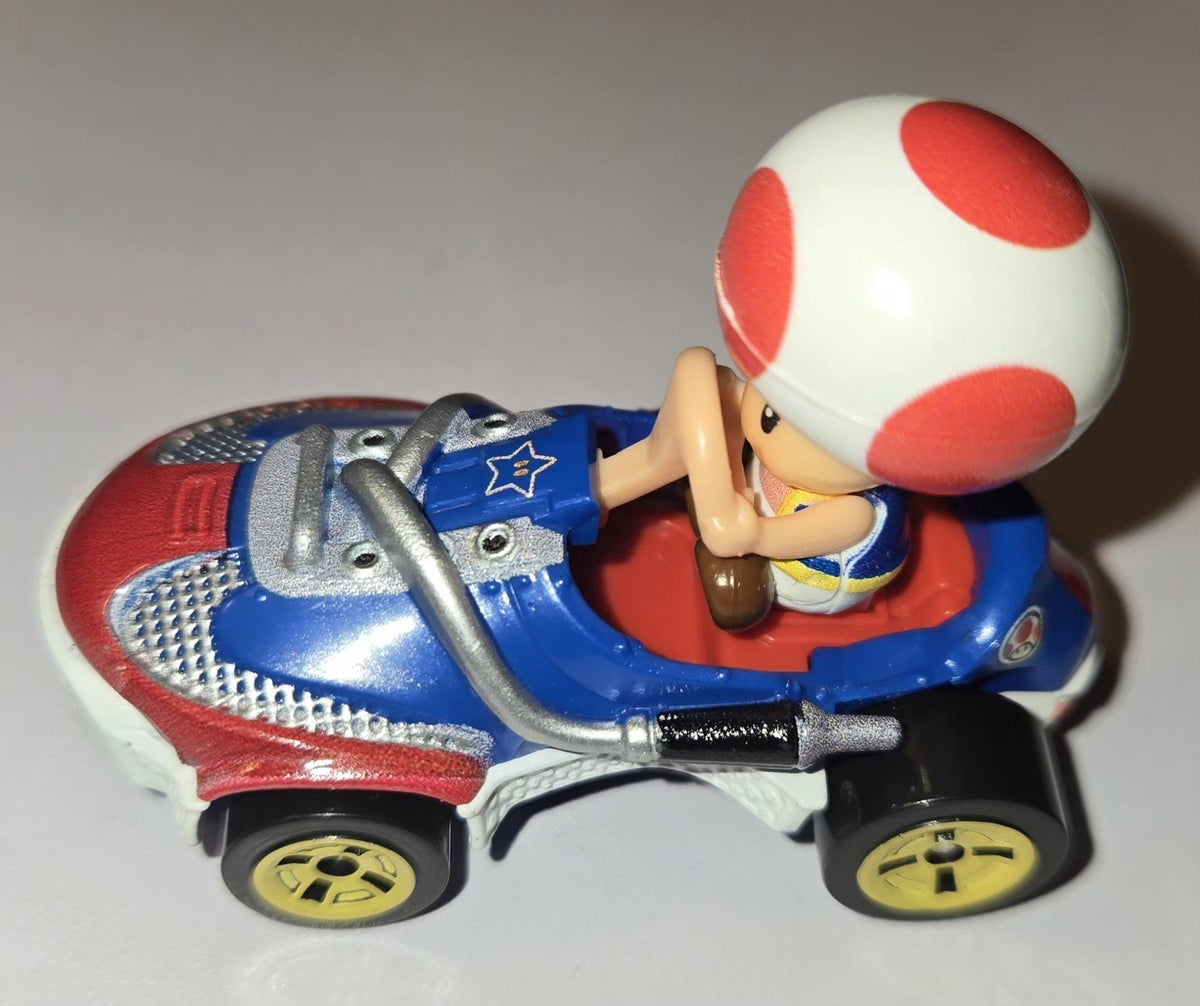 Mario Kart Hot Wheels Toad Standard Kart Die-Cast Car 2.25" - Mattel 2018