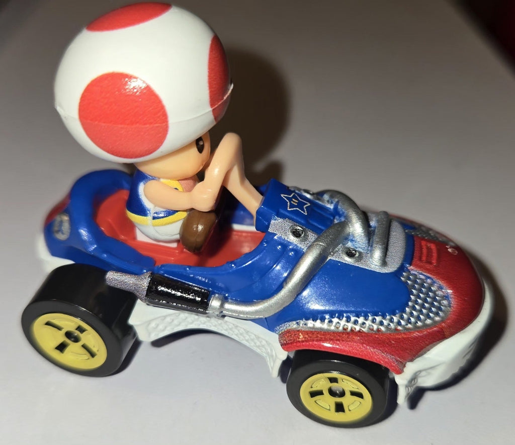 Mario Kart Hot Wheels Toad Standard Kart Die-Cast Car 2.25" - Mattel 2018