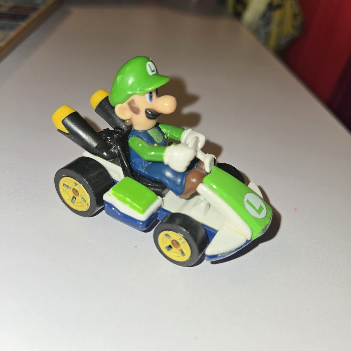 2018 Mattel Hot Wheels Mario Kart Luigi Standard Kart Diecast Nintendo T2211