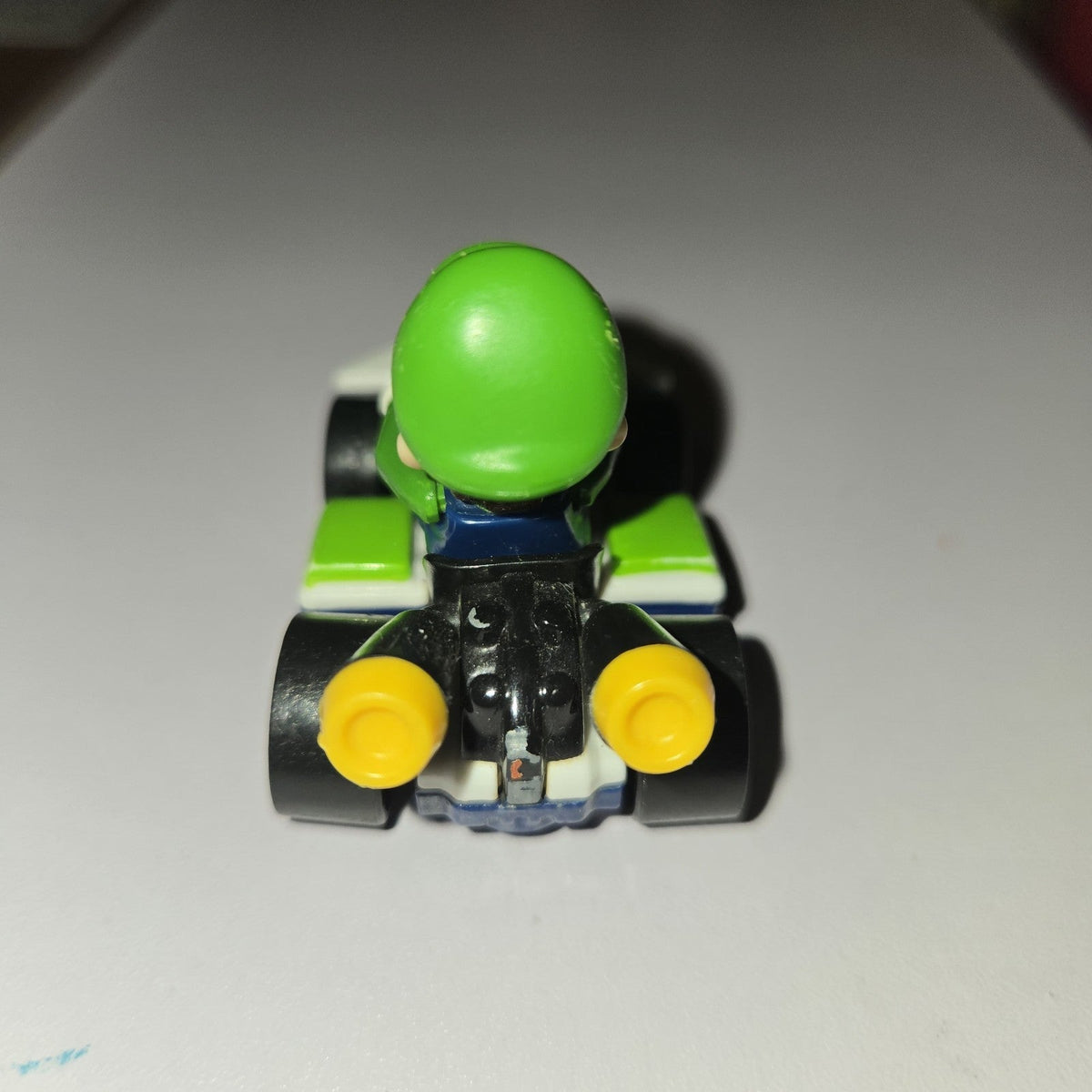 2018 Mattel Hot Wheels Mario Kart Luigi Standard Kart Diecast Nintendo T2211
