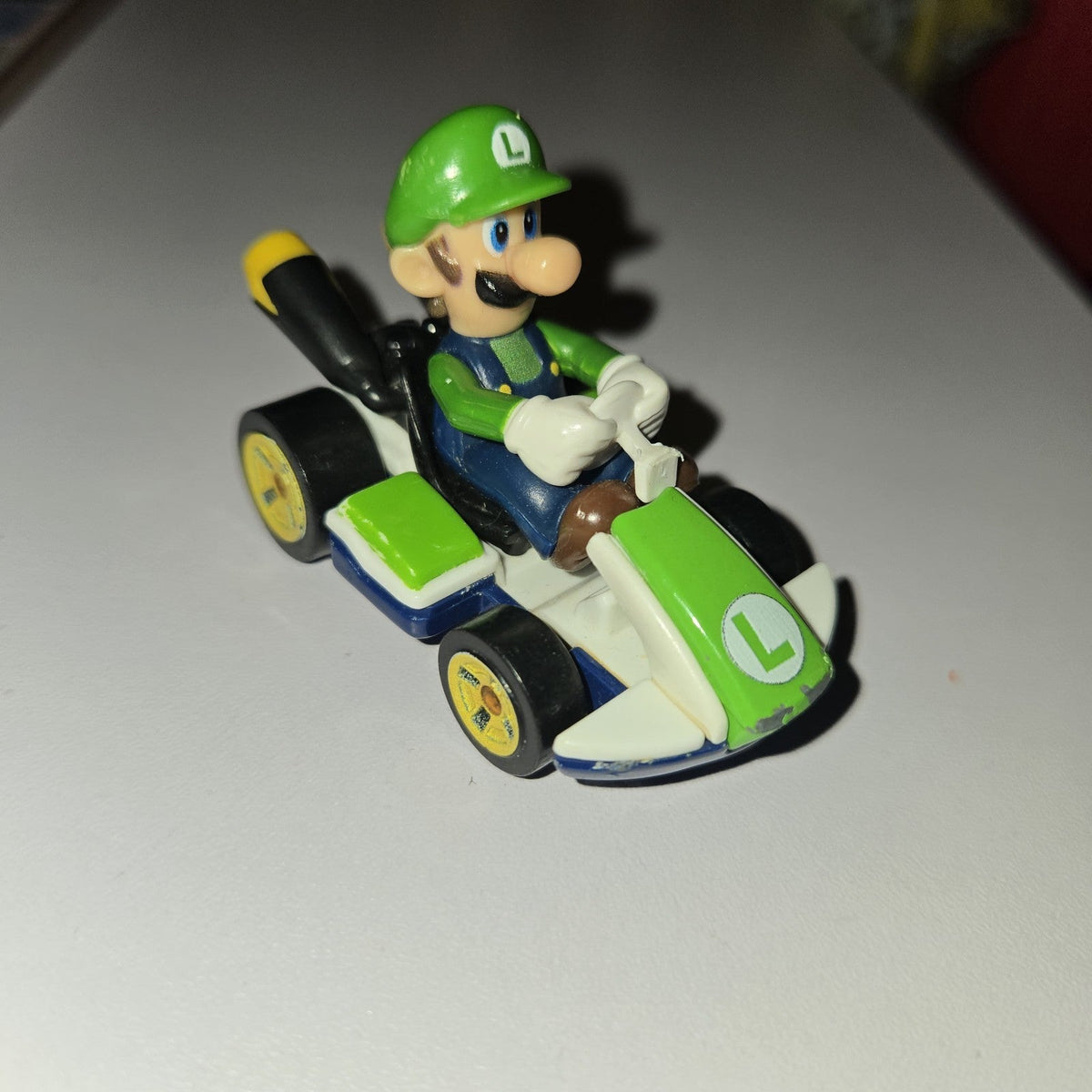2018 Mattel Hot Wheels Mario Kart Luigi Standard Kart Diecast Nintendo T2211