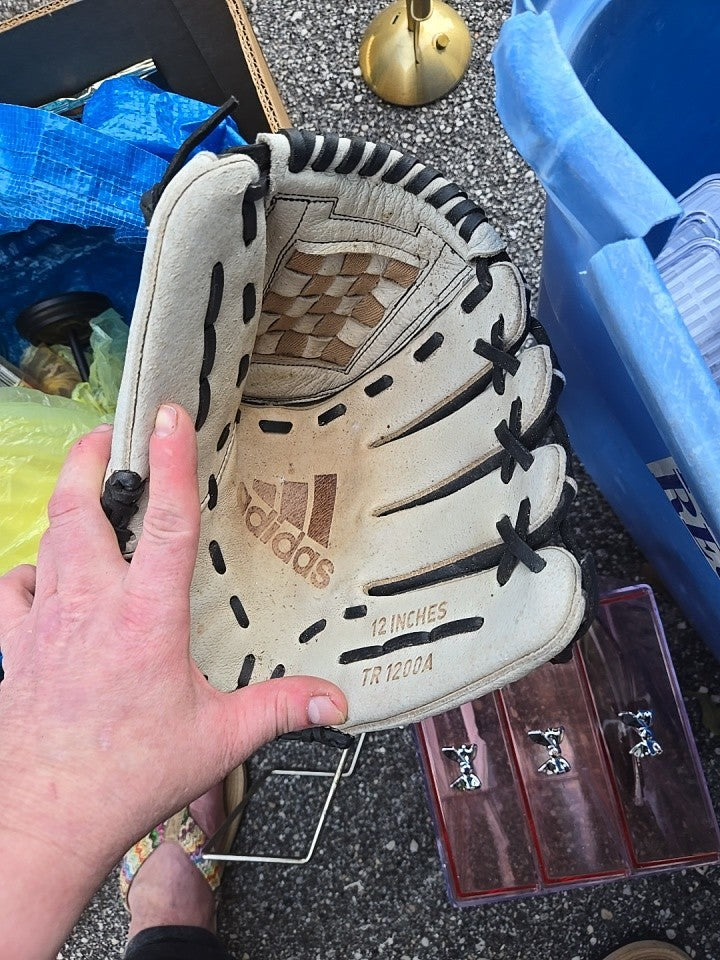 Adidas TR1400A Slow Pitch Softball Baseball Glove Mitt 14” Right Hand Throwing
