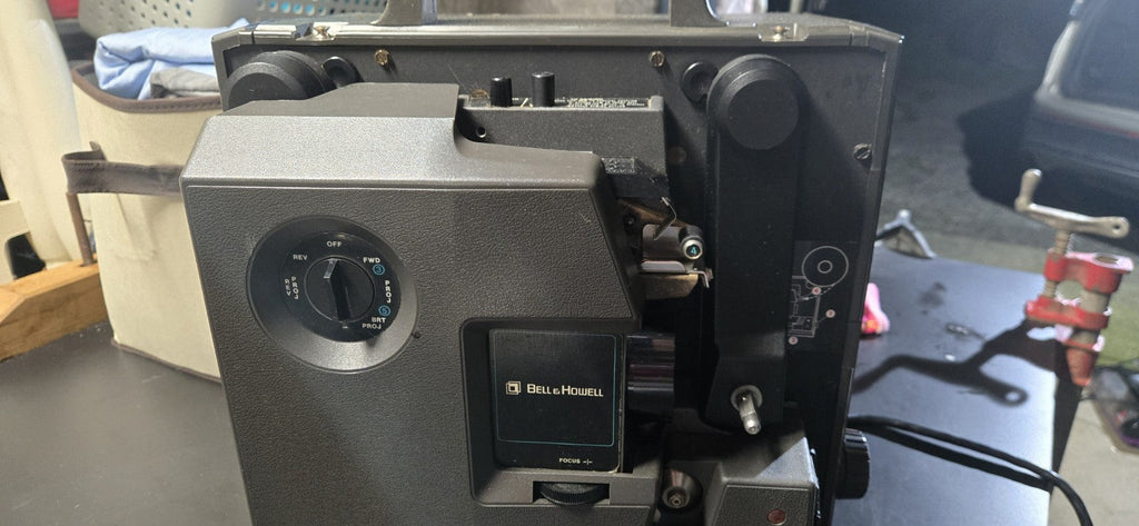 Bell & Howell 16mm Filmosound #2585 Film Projector in Case Home Movie Theater