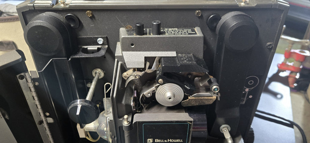 Bell & Howell 16mm Filmosound #2585 Film Projector in Case Home Movie Theater