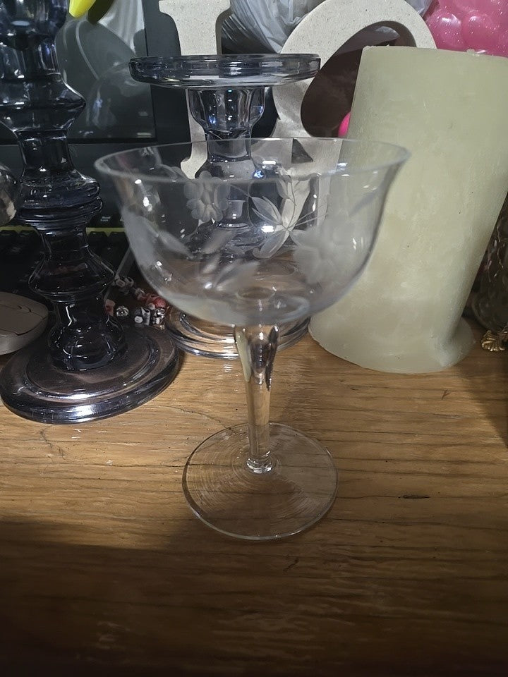 Vintage Etched Floral Champagne Coupe Glasses – Set – Elegant Clear Stemware