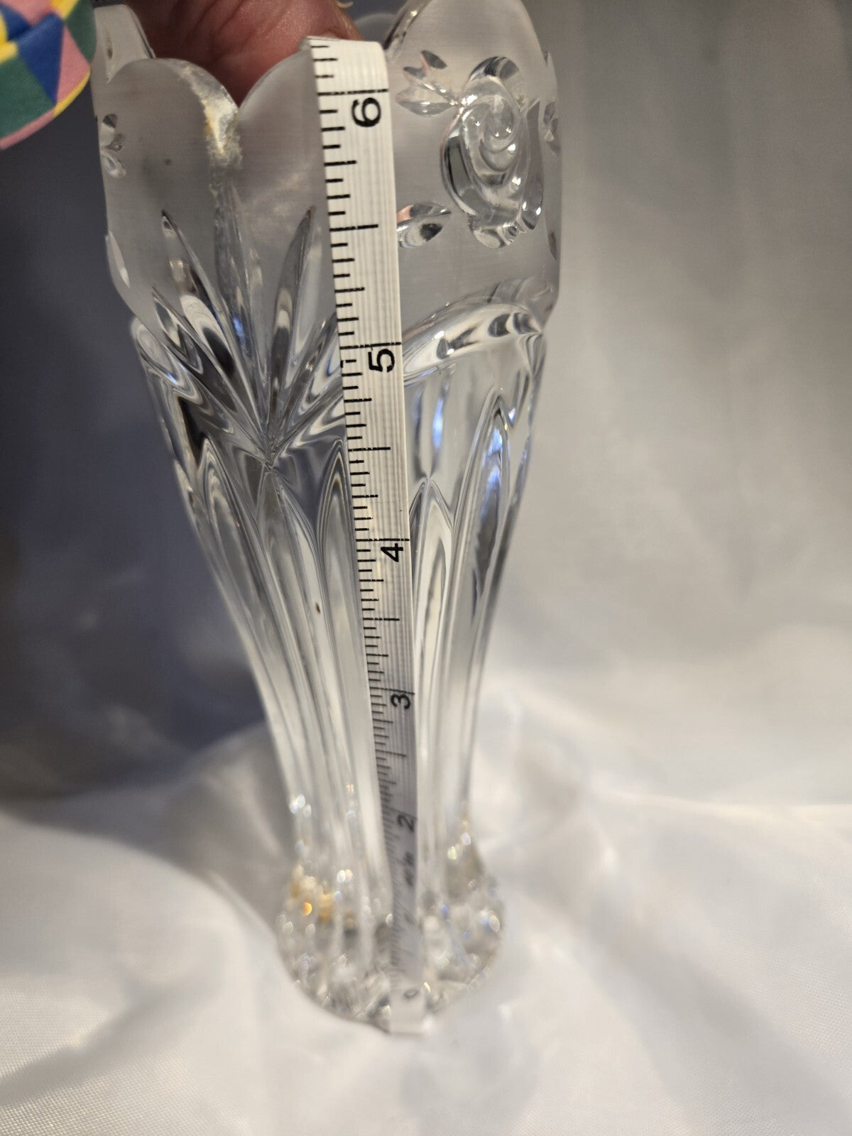 ONEIDA CRYSTAL SOUTHERN GARDEN 7" FLOWER BUD VASE