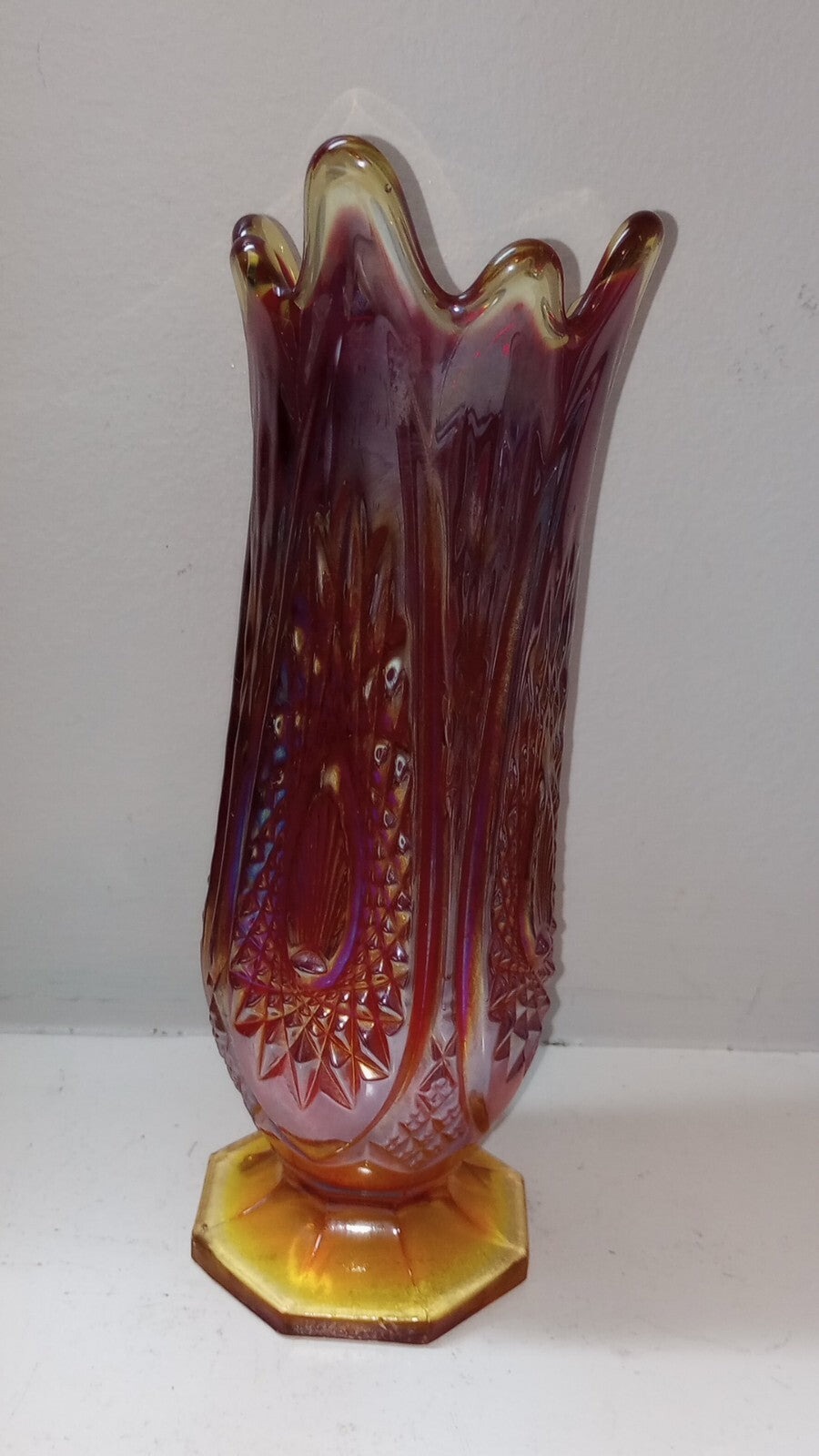 Vintage Indiana Glass Heirloom Pattern Amberina Swung Vase 8 Finger Massive GLOW