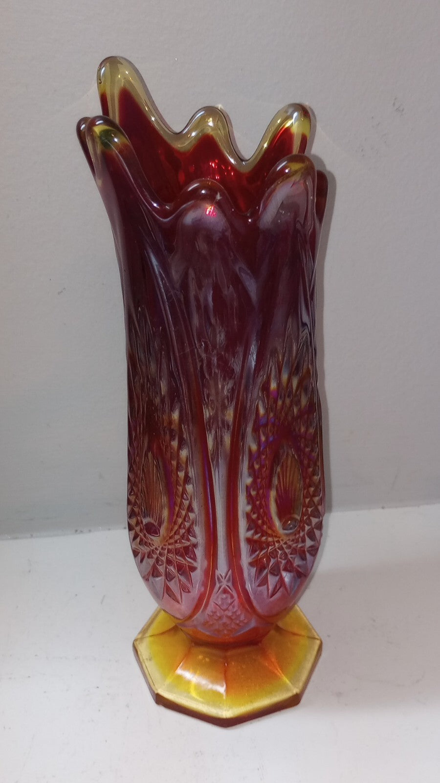 Vintage Indiana Glass Heirloom Pattern Amberina Swung Vase 8 Finger Massive GLOW