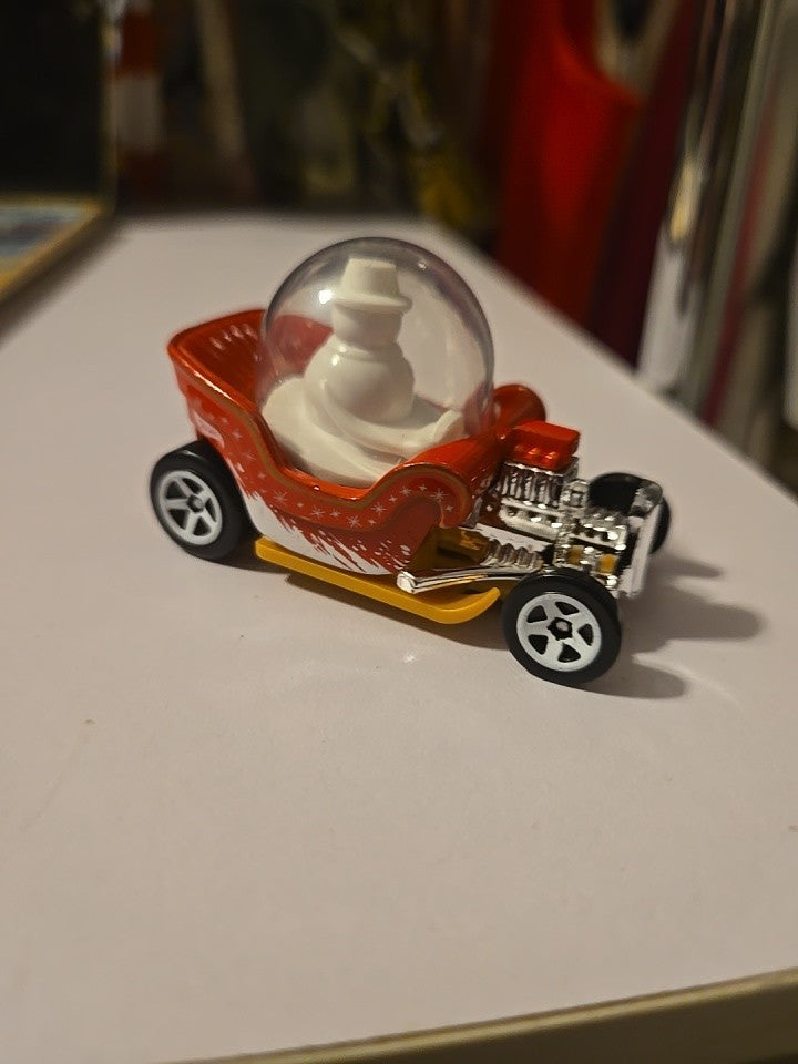 Hot Wheels “Sleighn’ Rubber” Santa Bubble Car - 2025 - New - Rare
