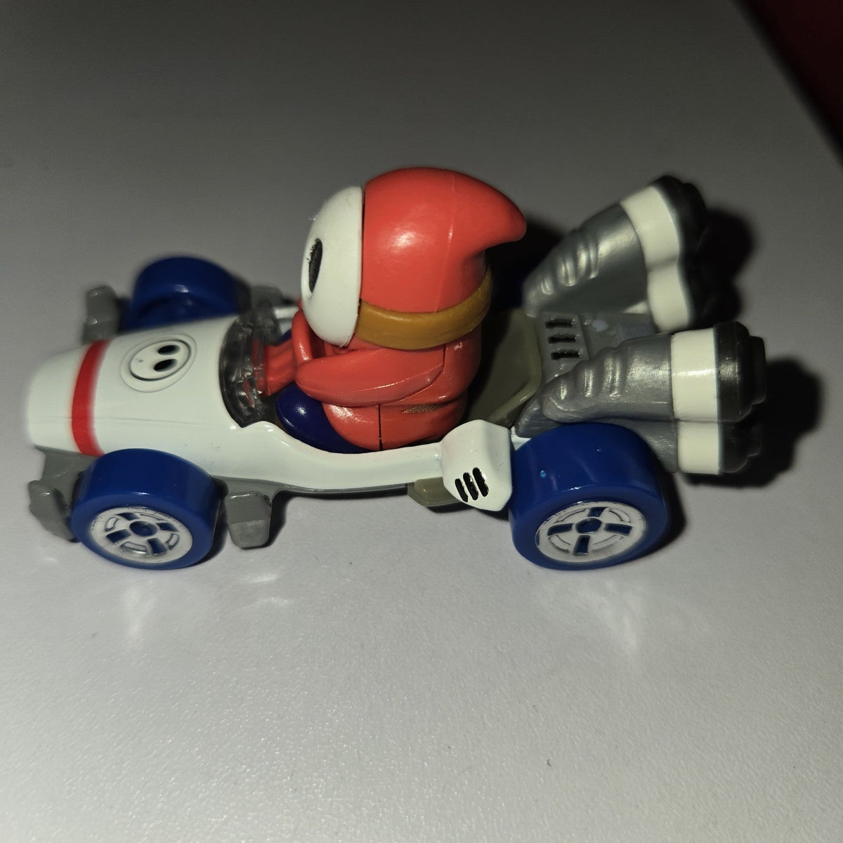 Hot Wheels B DASHER Mario Kart Red Shy Guy Diecast NINTENDO Toy Car (2018)