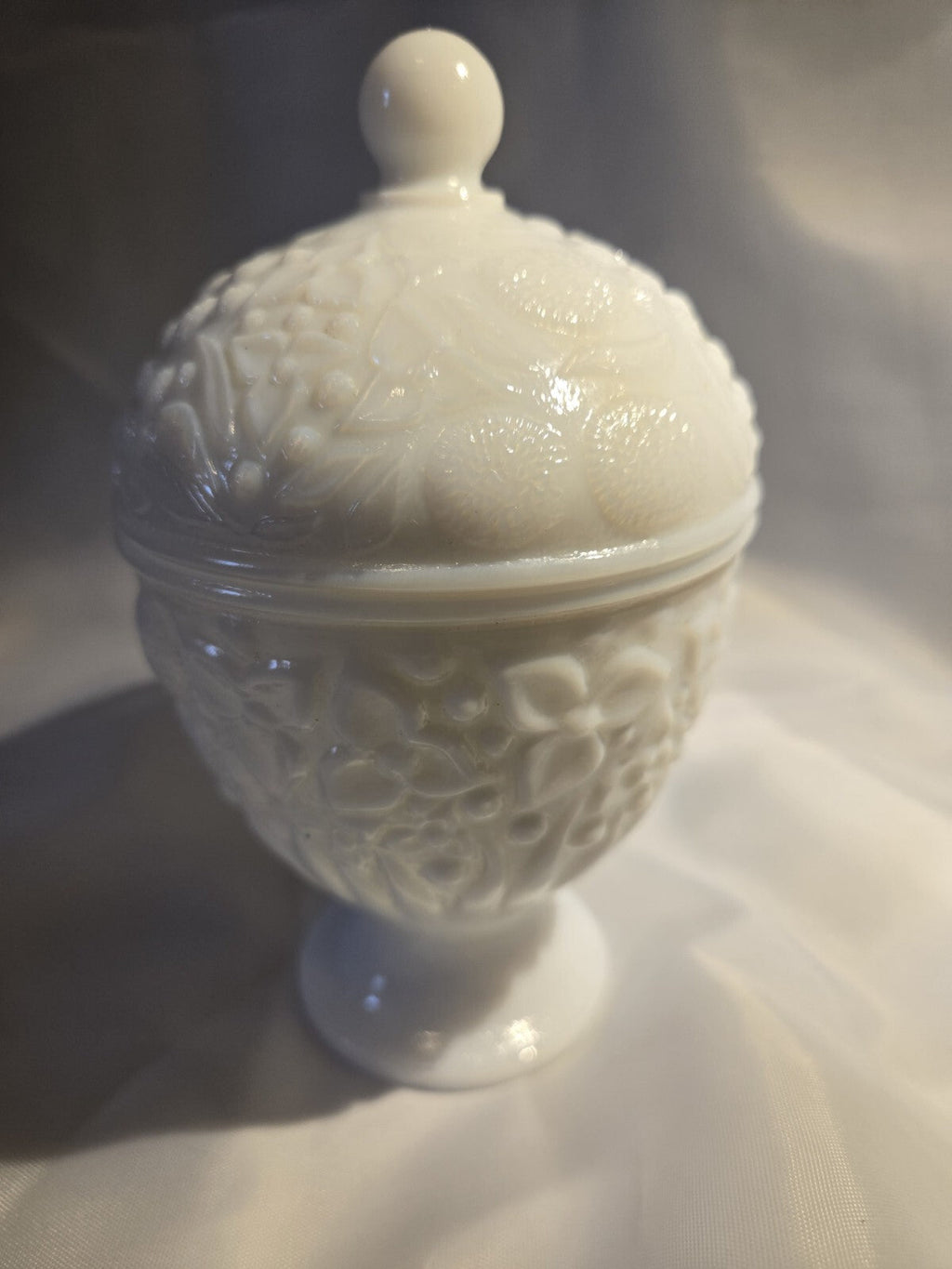VTG Avon milk glass lidded floral pedestal bowl candy dish white collectible