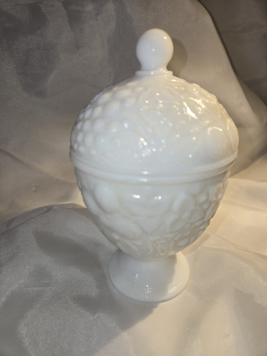 VTG Avon milk glass lidded floral pedestal bowl candy dish white collectible