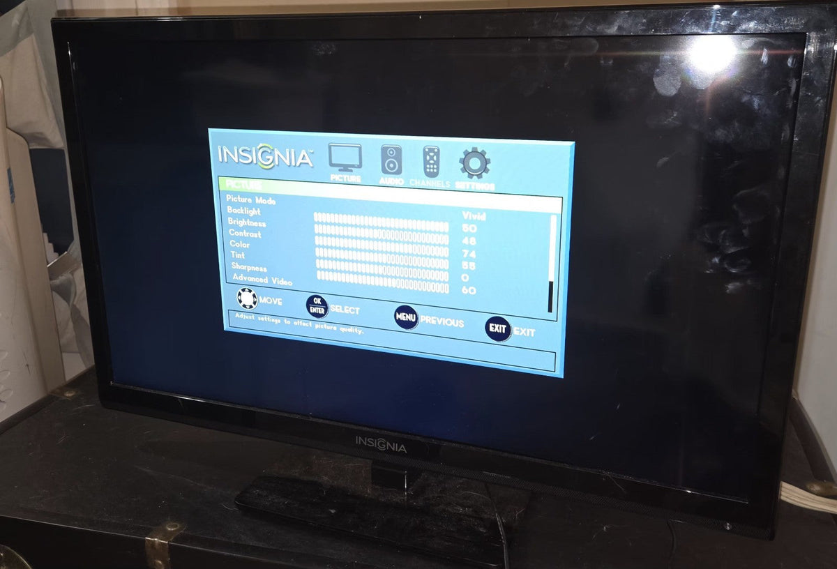 Working Insignia NS-24E400NA14  24” 2 HDMI Led TV