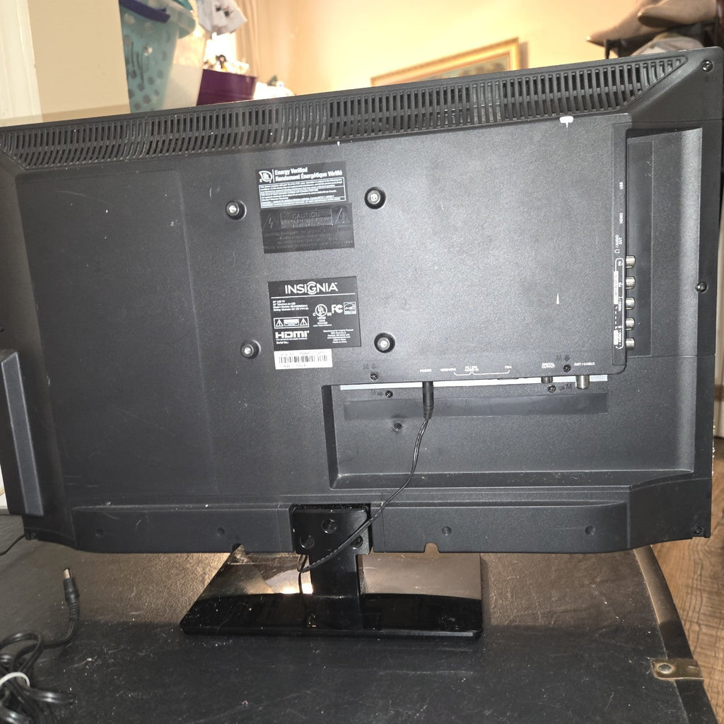 Working Insignia NS-24E400NA14  24” 2 HDMI Led TV