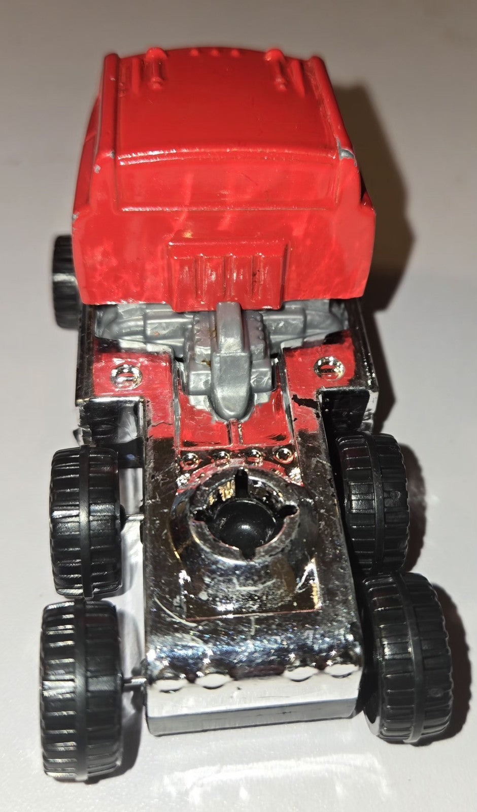 2013 Mattel HOT WHEELS Semi Mac Truck Rig Dog Cab Red