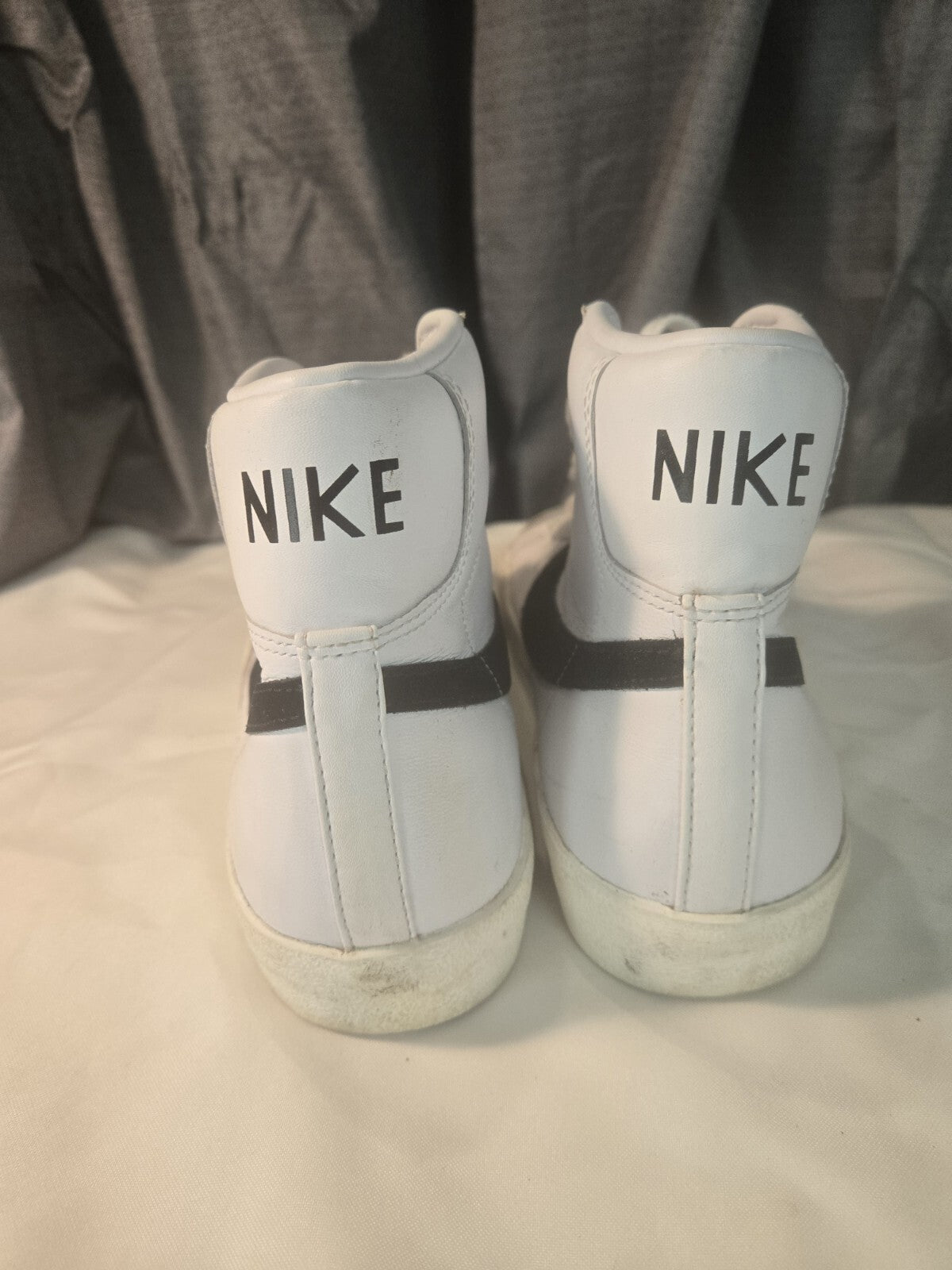 Nike Blazer Mid '77 VTG Men’s Sz 10.5 Sneakers Shoes White Black BQ6806-100